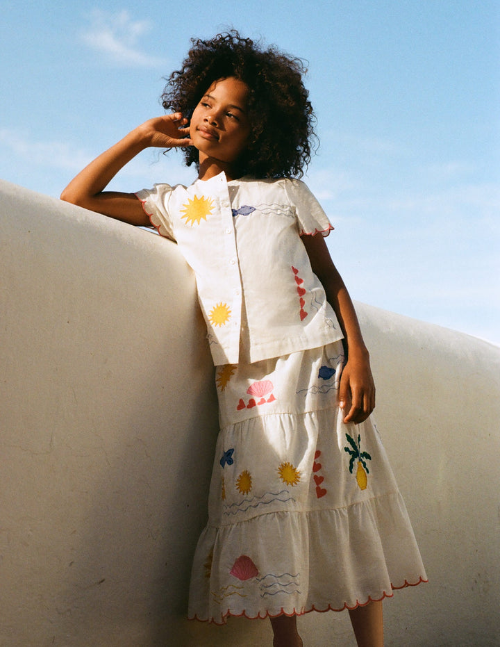 Midirock-Naturweiß, Stickerei